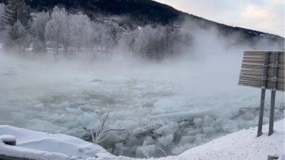 Újabb ok a rettegésre: jégcunami söpört végig egy norvég folyón