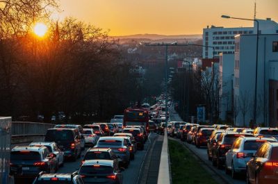 Ha nem szeret dugóban ülni, akkor kerülje el ezeket a nagyvárosokat