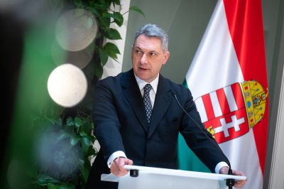 Jelentős javulást ígér tízpontos vállalásával Lázár János