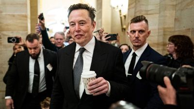 Megszólalt Elon Musk: ez a veszély fenyegeti az egyik legfelkapottabb iparágat jelenleg