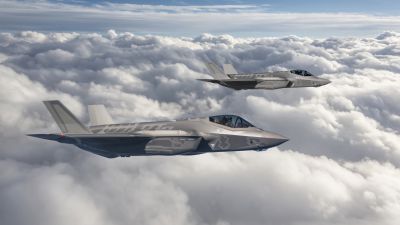 Szépen pörög a szupermodern F-35-ösök gyártása, a Lockheed Martin pedig rommá keresi magát