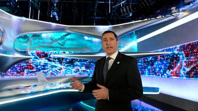 Bekeményít a HírTV? A becsületsértésért elítélt Szikszai Péter lesz az új főszerkesztő