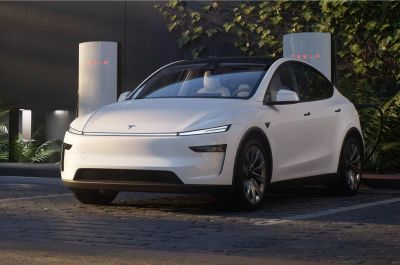 Bréking: itt a frissített Tesla Model Y!