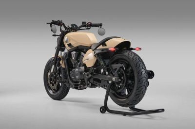 V2, szíjhajtás és nem Harley: Benelli Leoncino Bobber 400