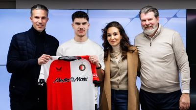 Van Persie 2028-ig hosszabbított a Feyenoorddal