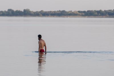 Több mint ötven centis kilengést okozott a Balatonon a viharos szél