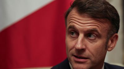 Egész egyszerűen összeomlott a francia elnök támogatottsága, rég nem látott mélyponton Emmanuel Macron