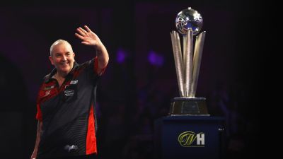 TOP 5 – Szívszorító vallomás: ezért vonult vissza a darts legnagyobb legendája