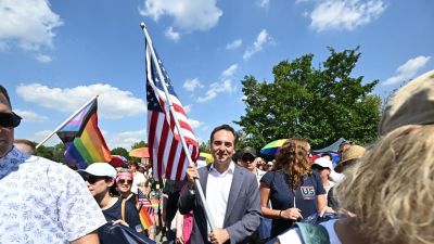 Gyáván, az éj leple alatt menekült el David Pressman, aki retteg a magyarok haragjától