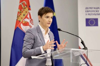 Ana Brnabić holnap 100 aláírást nyujt be Aleksandar Vučić államfő támogatottságára vonatkozó bizalmi szavazás megszervezésére