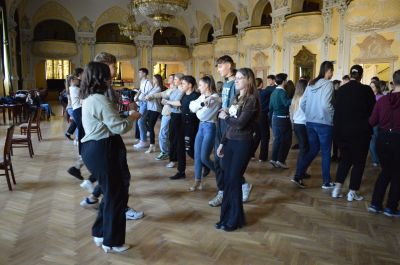 Huszonnégy év alatt a legkülönlegesebb tánccal készül a Németh László-gimnázium