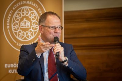 Navracsics Tibor: Súlyos szereptévesztés történt az európai kereszténydemokráciában