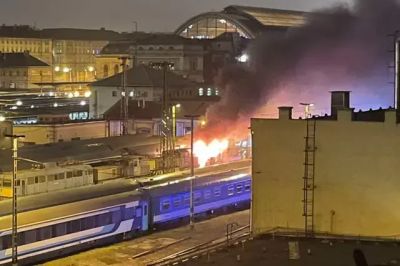 Kigyulladt és lángolt egy mozdony a Keletiben 