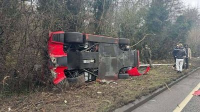 Csúnyán összetörtek egy Ferrari F40-et London közelében