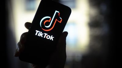 Itt a bejelentés: kezd visszatérni a TikTok Amerikába