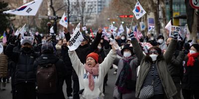 Kilencven embert őrizetbe vettek Dél-Koreában a felfüggesztett elnök támogatói közül