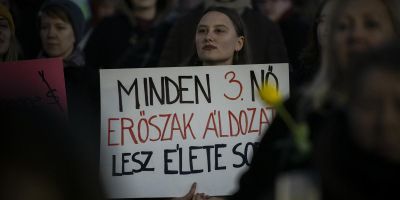 Nincs stratégia, csak akcióterv, az Orbán-kormányt  az uniós pénzek megszerzése motiválja, amikor a nők helyzetével foglalkozik