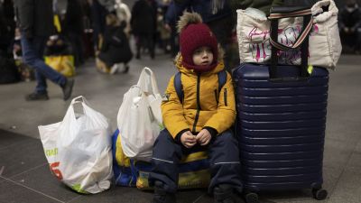 Milliók toporognak Ukrajna kapujában, de a béke még nem hoz mindent egyből rendbe