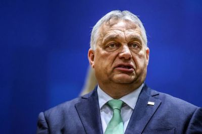 Orbán a haláltáncát járja Rogán koreográfiája szerint