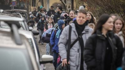 Itt a válasz arra, hogy bombariadó esetén elhagyhatja-e a szülő a munkahelyét