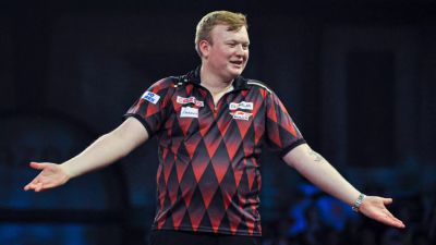 Elsőként győzte le Littlert, majd teljesen eltűnt a darts világából