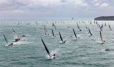 Megint rekordot hozott a nevezés – Rolex Fastnet Race 2025