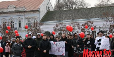 Mintegy ezren tüntettek a város központjában