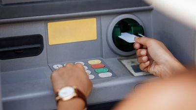 Vége az ATM-csalásoknak: a trükk, hogy ne ürüljön ki a bankszámlája