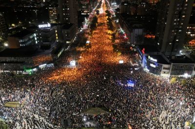 A szerb vezetés ok nélkül kiutasított 14 külföldi civil aktivistát