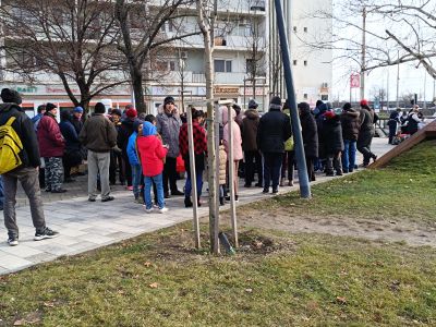 Sor állt az ingyenebédért Debrecenben