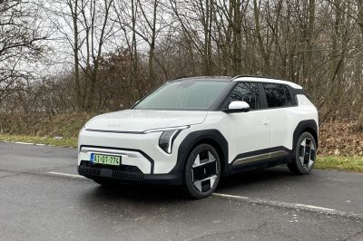 Villanyautó teszt: KIA EV3 LR – már nincs kompromisszum