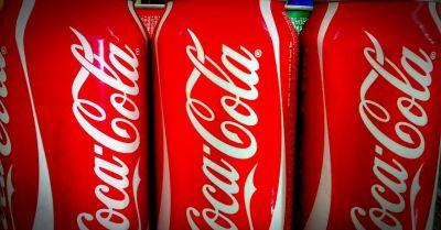 Visszahívták a Coca-Cola termékeket, fertőtlenítőszer került az üditőbe