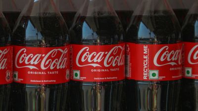 Újabb országokat érint a Coca-Cola nagyszabású visszahívási akciója