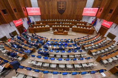 KDH: A parlament alelnöki tiszte a legerősebb ellenzéki pártot illeti