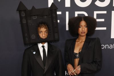 Jaden Smith egy vámpírkastéllyal a fején vonult végig a vörös szőnyegen