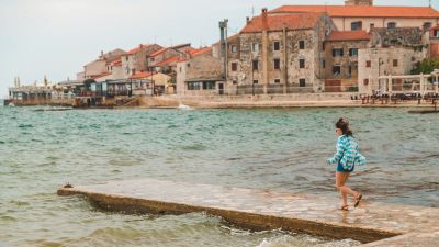 Méhkasnak álcázta a tulajdonos az ingatlanját